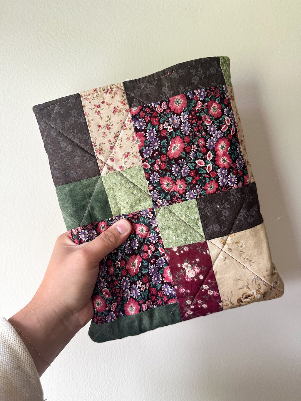 Quilted Book Sleeve XL