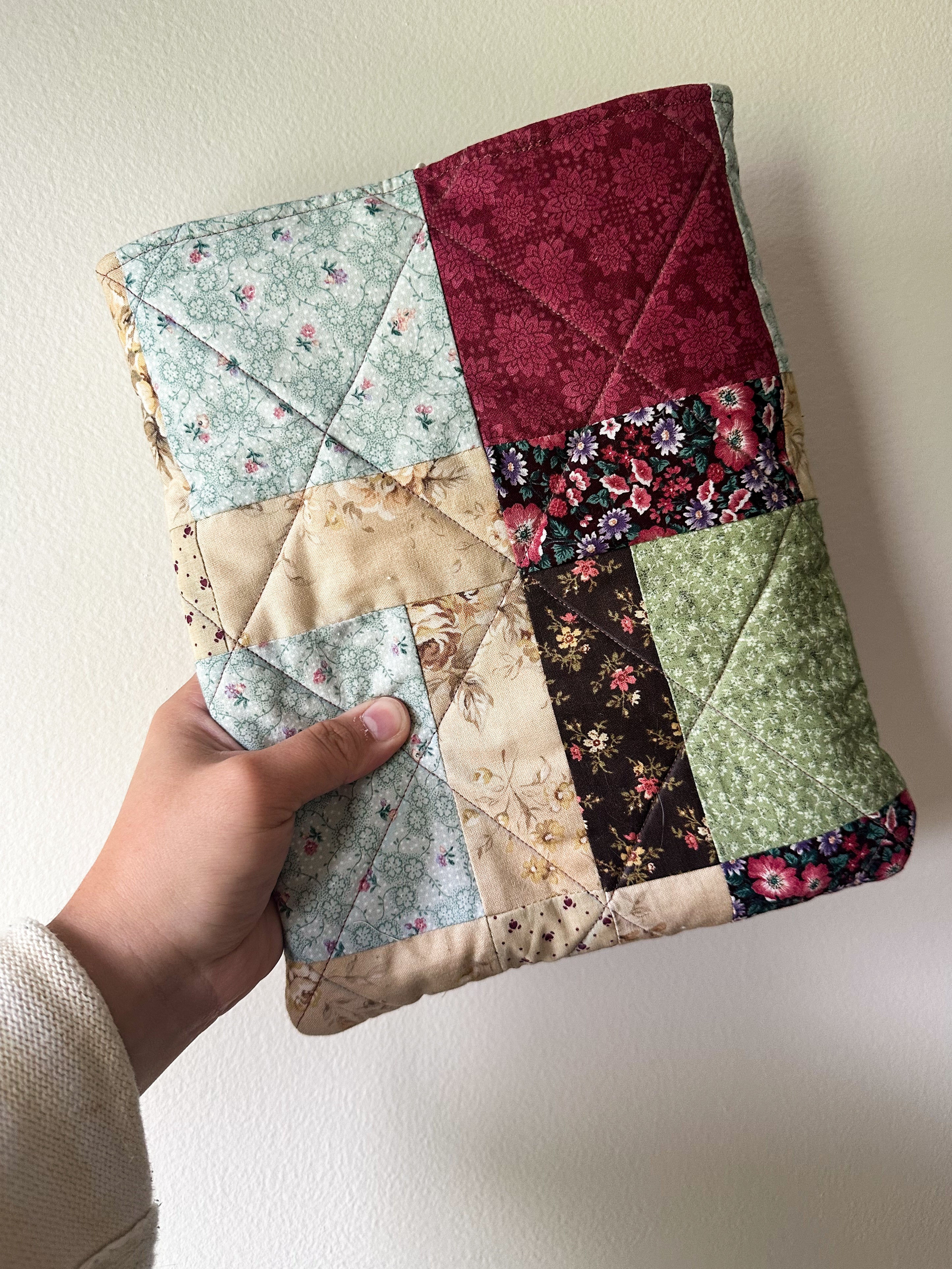 Quilted Book Sleeve XL